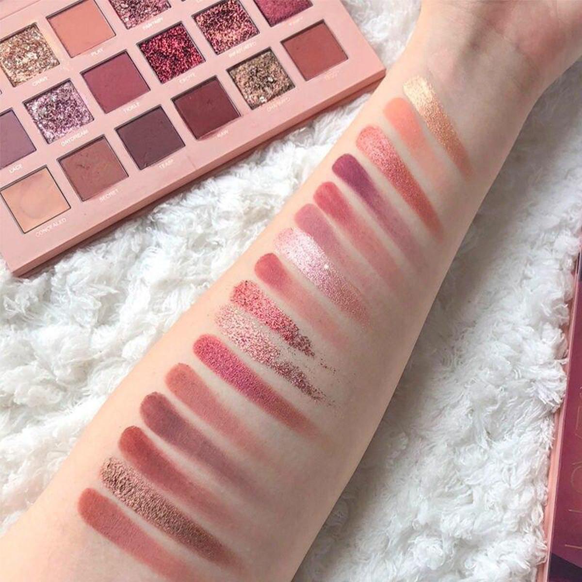 18 Shade Glittery – Matte Nude Eyeshadow Palette