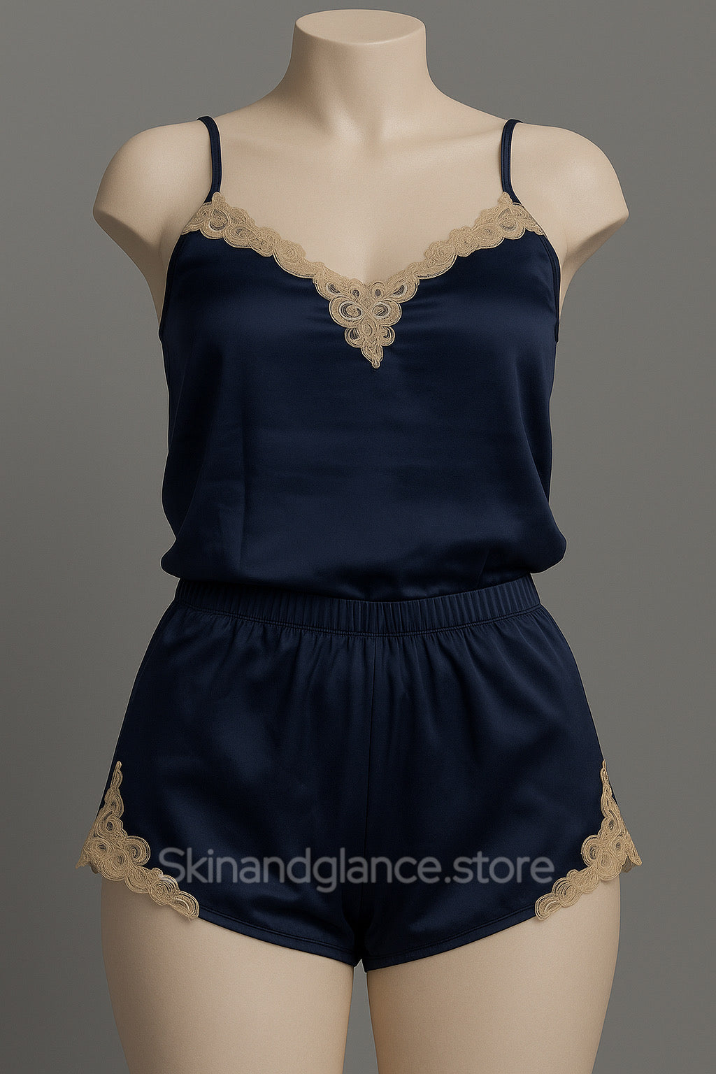 Midnight elegance meets golden charm β¨π