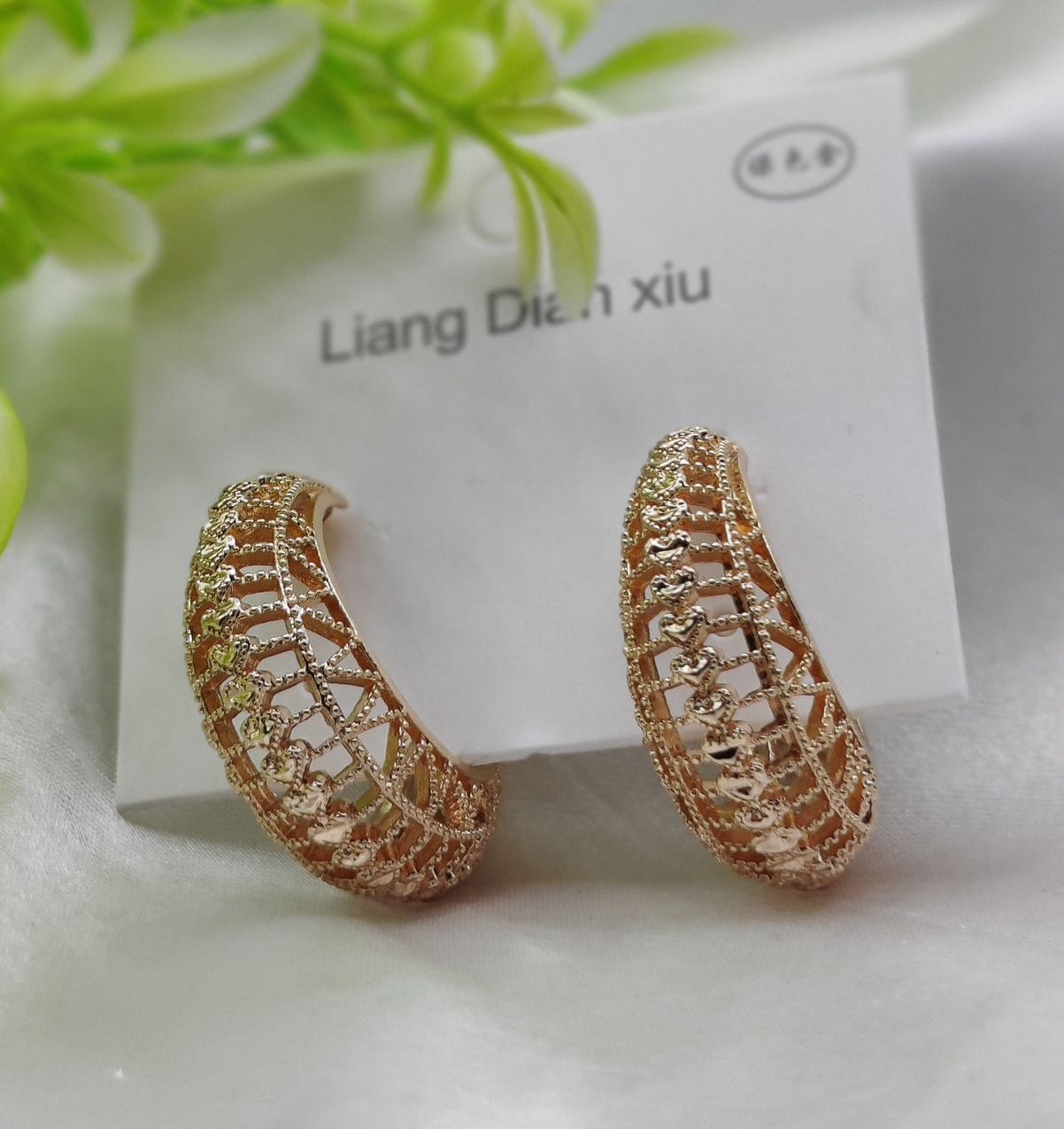 Imported Elegant Unique types Earrings – Luxurious Gold Finish | Best Quality Artificial Earrings For Girls & Women