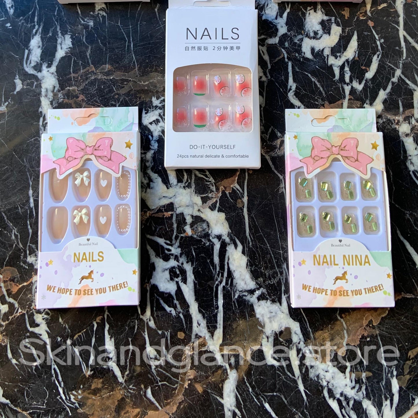 Sert of 5, Glam Up Your Look with Stunning Nails