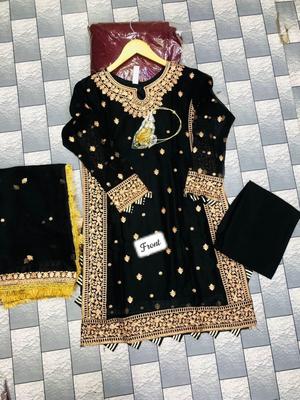 3 Pcs Women’s Stitched Crinkle Chiffon Embroidered Suit