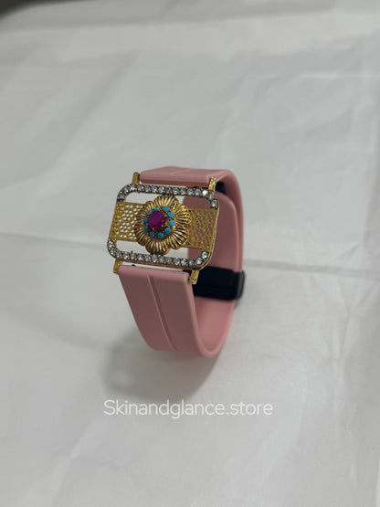 Antique Jewel Bracelet with diferent strap colors, 24 karat Gold Plated Jewel
